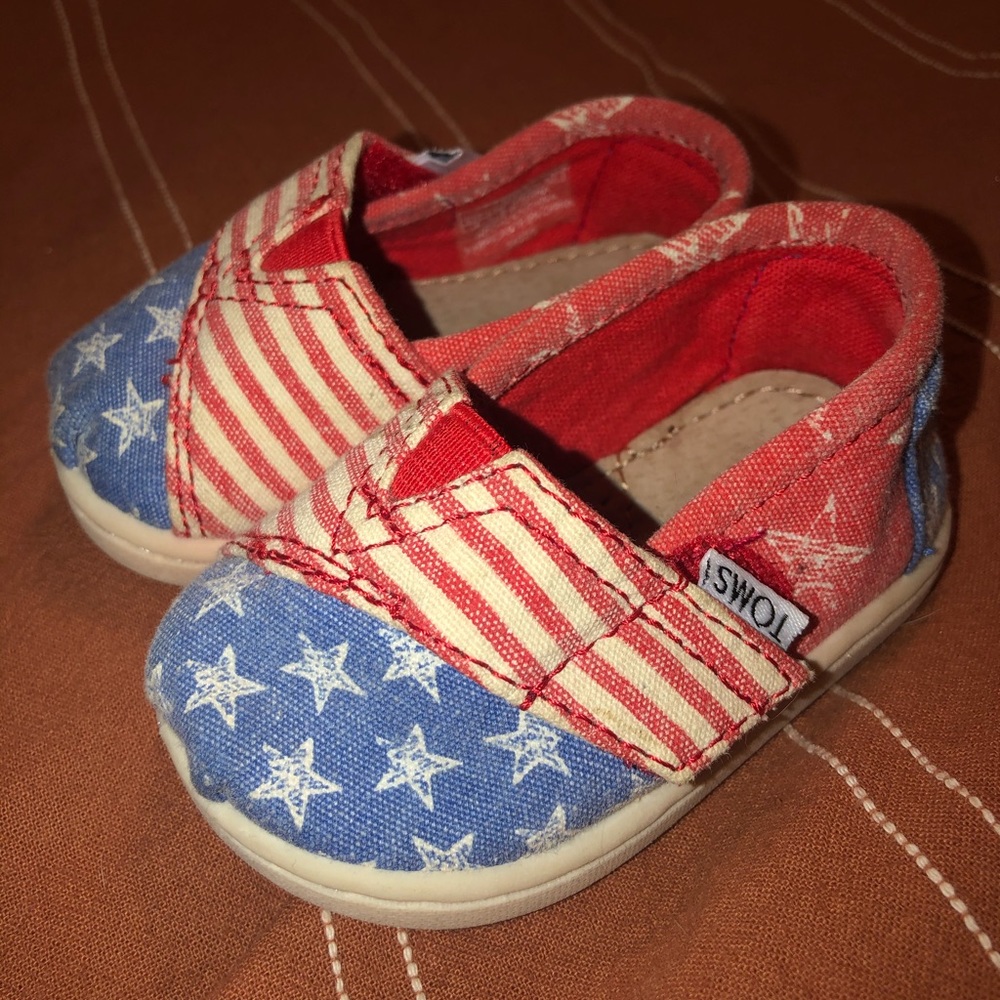 Toms American flag